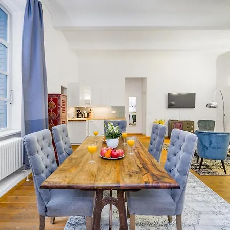 The Melchior, Luxury Industry Loft In Mitte, Group & Family Friendly, 2 Bath Rooms, Big Dining Table, Ideal For 4 - 6 Guests *