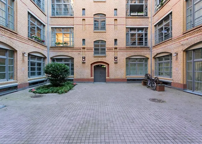 Daire The Melchior, Luxury Industry Loft In Mitte, Group & Family Friendly, 2 Bath Rooms, Big Dining Table, Ideal For 4 - 6 Guests Berlin