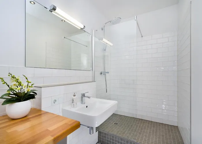 The Melchior, Luxury Industry Loft In Mitte, Group & Family Friendly, 2 Bath Rooms, Big Dining Table, Ideal For 4 - 6 Guests Apartamento *