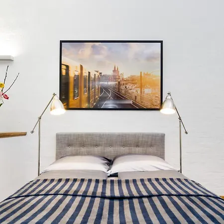 דירה The Melchior, Luxury Industry Loft In Mitte, Group & Family Friendly, 2 Bath Rooms, Big Dining Table, Ideal For 4 - 6 Guests