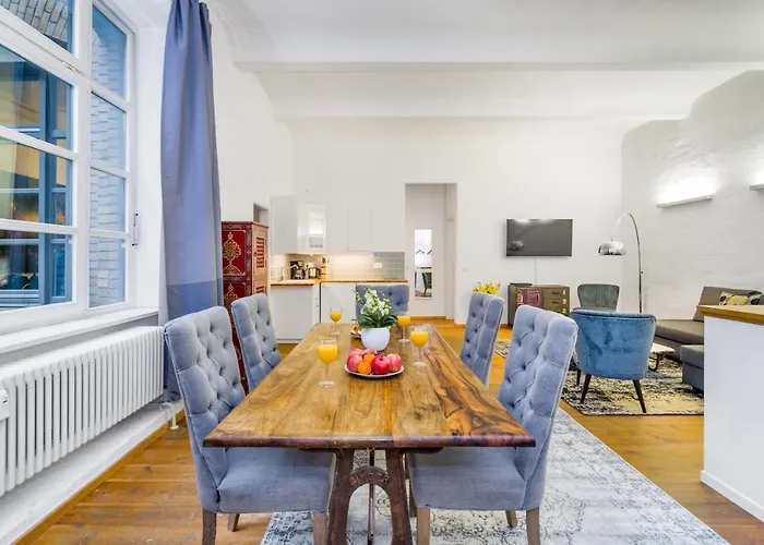 The Melchior, Luxury Industry Loft In Mitte, Group & Family Friendly, 2 Bath Rooms, Big Dining Table, Ideal For 4 - 6 Guests *