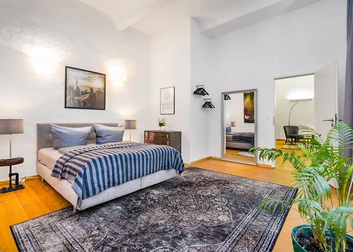 The Melchior, Luxury Industry Loft In Mitte, Group & Family Friendly, 2 Bath Rooms, Big Dining Table, Ideal For 4 - 6 Guests